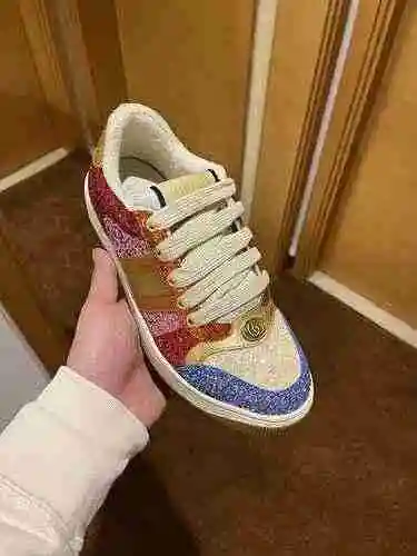 Código de pareja GUCCI: 0305C60 Talla: Mujer 35-40, Hombre 39-44