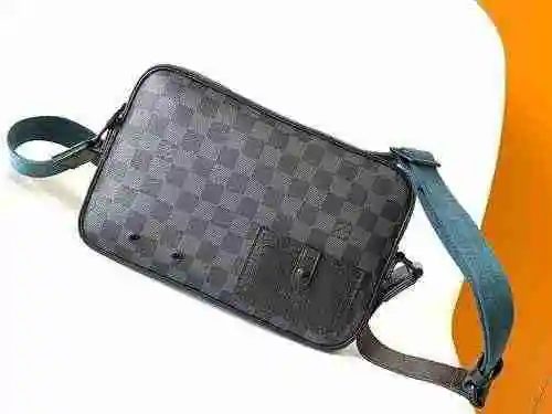 La bolsa de mensajería exclusiva para hombres está hecha de lona original importada de primer nivel 