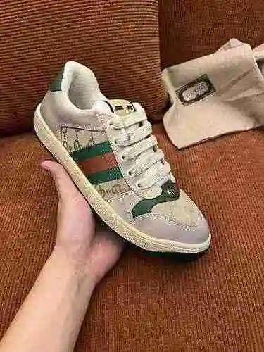 Código de pareja GUCCI: 0726B80 Talla: Mujer 35-40 Hombre 39-44