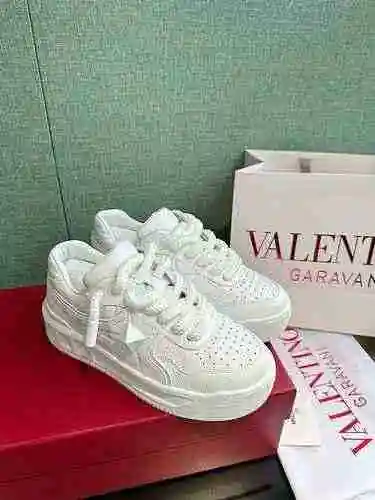 Valentino Pareja Código de estilo: 0806C80 Talla: 35-44 (45 personalizados sin devolución ni cambio)