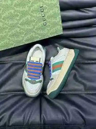 Código de pareja GUCCI: 0806B80 Talla: Mujer 35-40, Tallas de hombre 38-44
