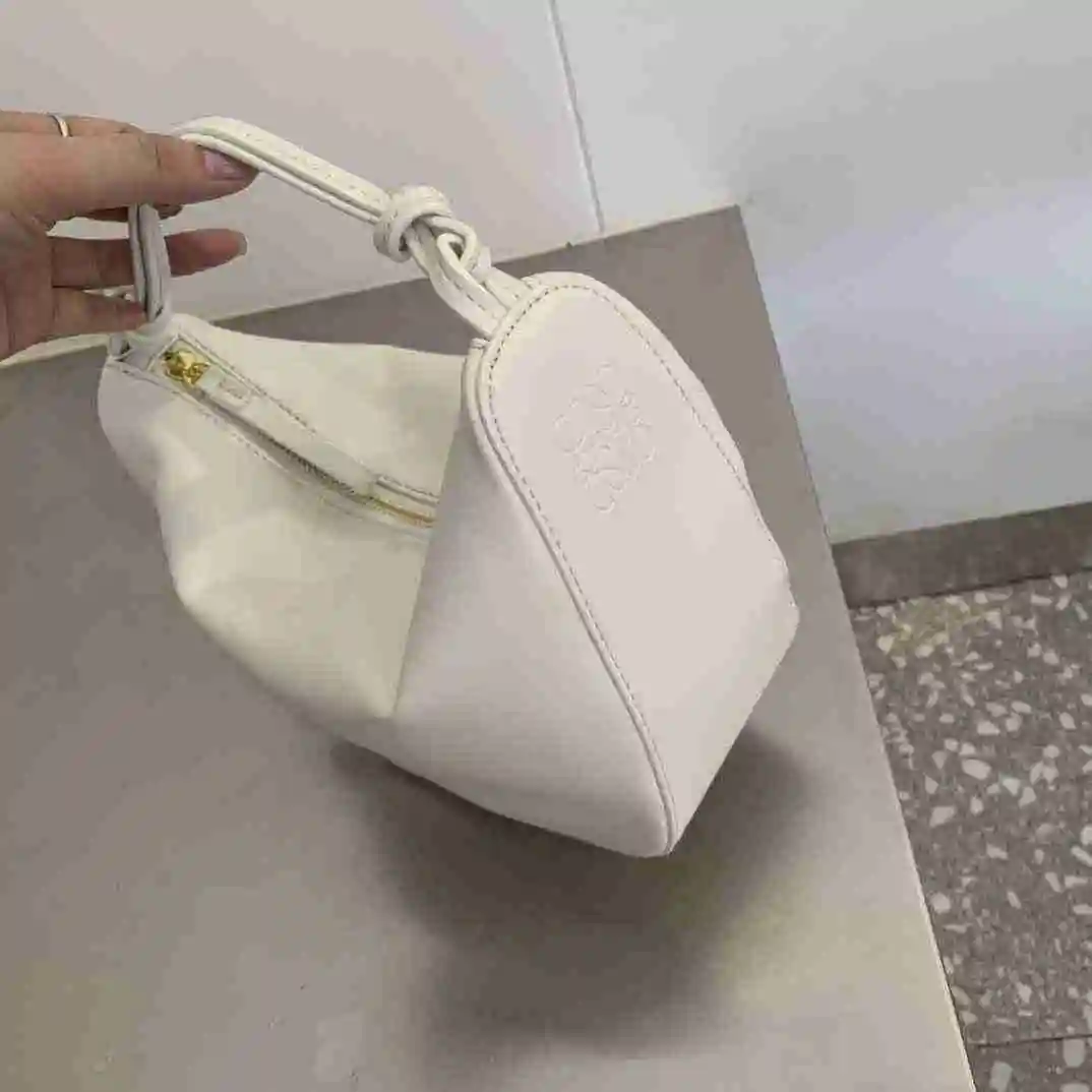 FE001950 (8).webp