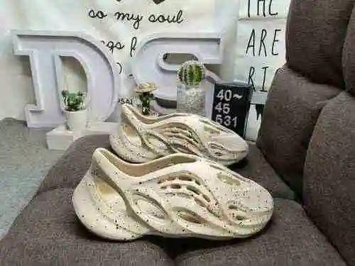 531DAdidas Yeezy Slide Coconut Minimalist Chopper Outdoor Beach Hole Sandals
