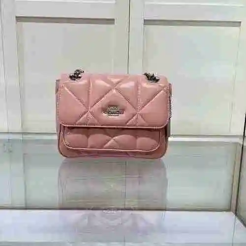 El bolso cruzado está hecho de piel de vaca original importada, con una bolsa de regalo de entrega d