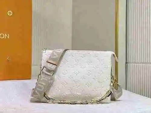 El bolso cruzado está hecho de piel de vaca original importada, con una bolsa de regalo de entrega d