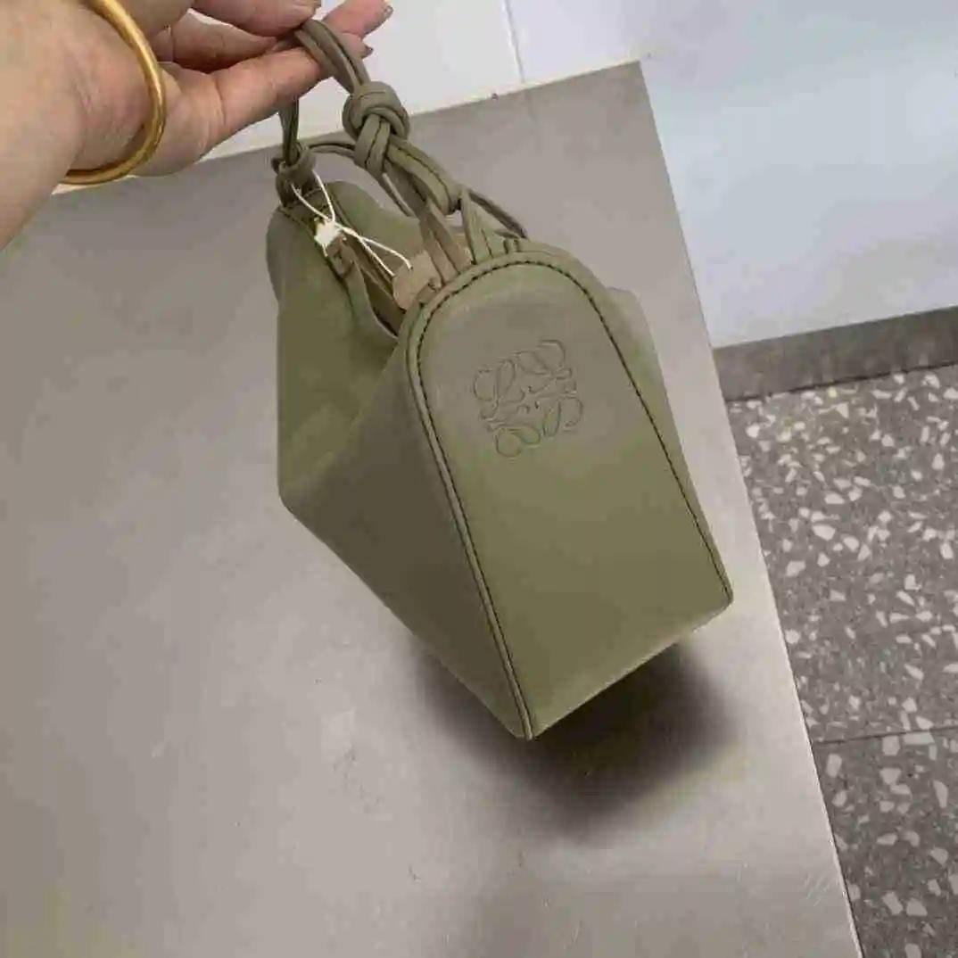 FE001950 (2).webp