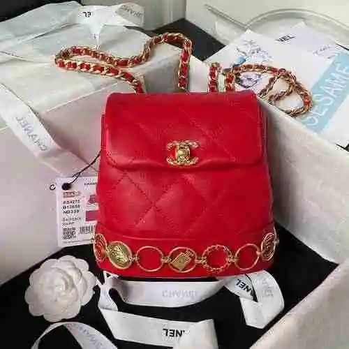 La mochila CH Chanel está hecha de cuero original importado de primer nivel y una versión réplica de