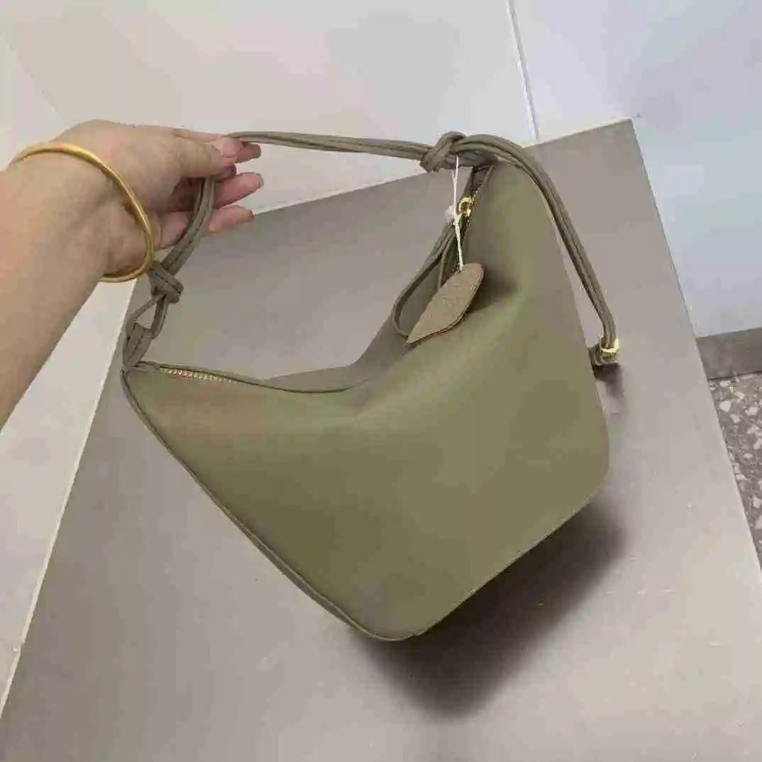 FE001950 (1).webp