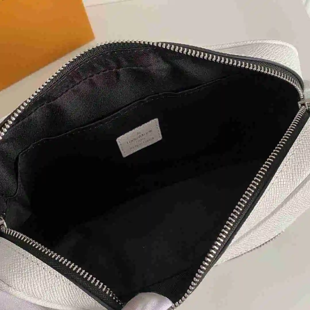 DS002450 (2).webp