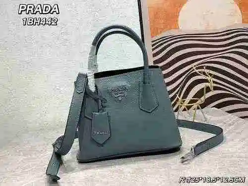 El bolso está hecho de piel de vaca original importada, con una bolsa de regalo de entrega de alta c