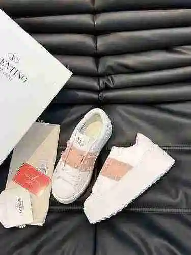 Valentino Pareja Código: 0806C80 Talla: 35-44
