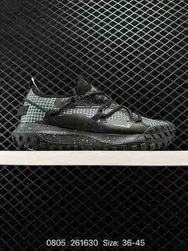 Ha llegado la última versión de Nike ACG Mountain Fly Low "Fossil Stone" de Nike. Este zap