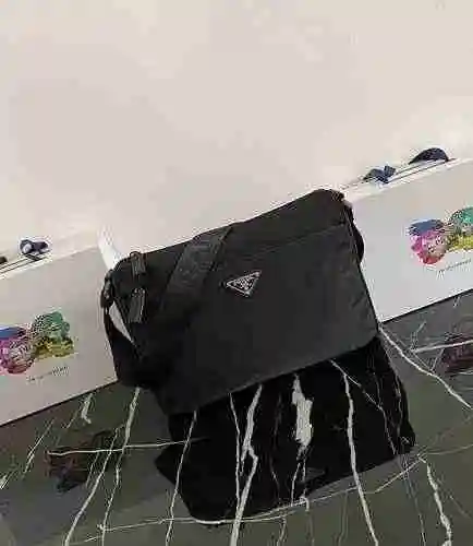 PRADA Mochila Prada para hombre hecha de material de lona importado, bolsa de regalo con entrega de 