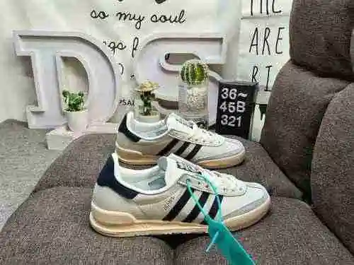 The 321D company grade AD Originals Jeans retro low top fashion board shoe doesn't look like the cur