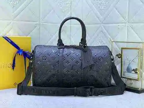La bolsa de viaje está hecha de material de lona importado, con una bolsa de regalo de entrega de al