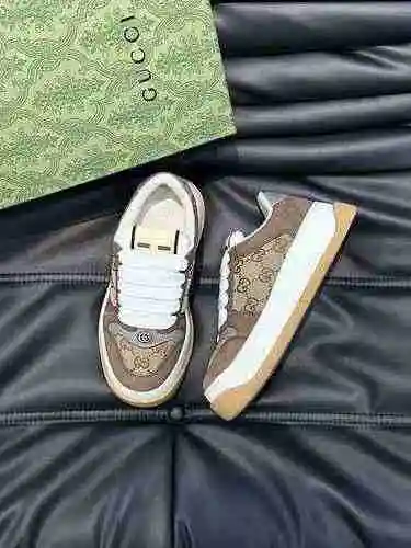 Código de pareja GUCCI: 0806B80 Talla: Mujer 35-40, Tallas de hombre 38-44