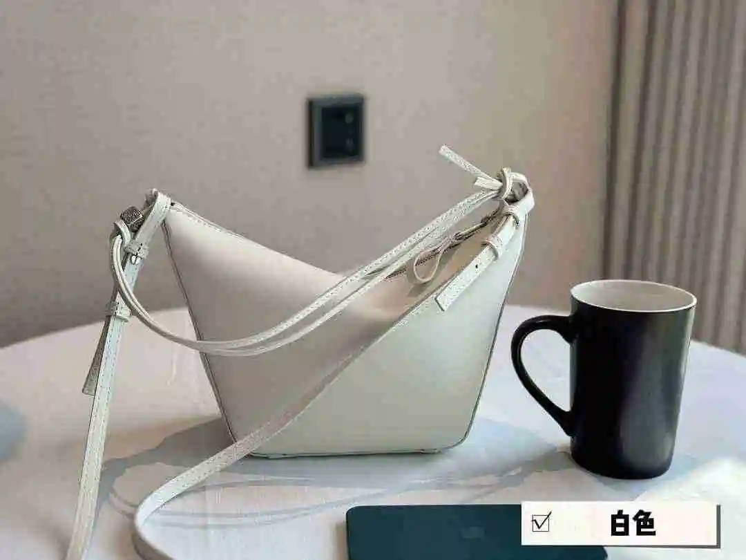 EF002050 (1).webp