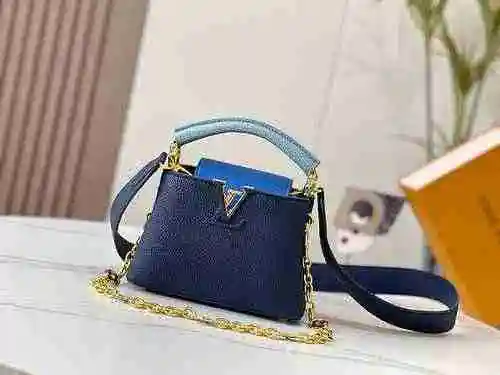 El bolso está hecho de piel de vaca original importada, con una bolsa de regalo de entrega de alta c
