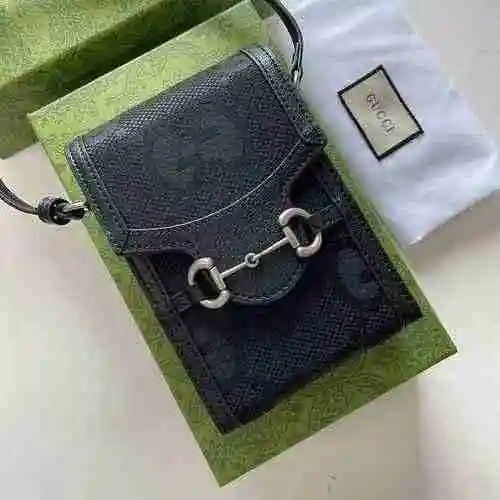 La bolsa para teléfono móvil está hecha de material de lona importado, con una bolsa de regalo de en