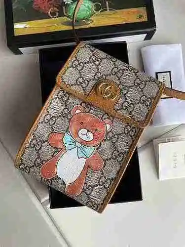 La bolsa para teléfono móvil está hecha de material de lona importado, con una bolsa de regalo de en