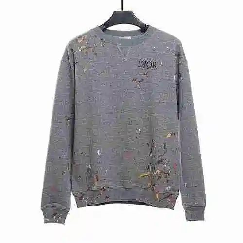 Suéter Dior hecho a mano con tinta moteada