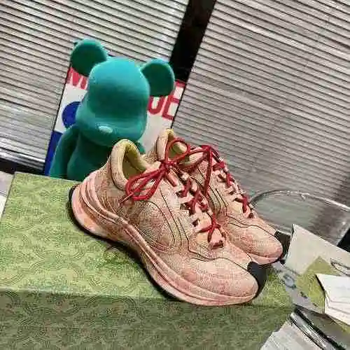 Código de pareja GUCCI: 0811D80 Talla: 35-44. (45 personalizados sin devolución ni cambio)