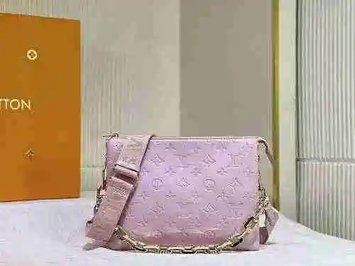 El bolso cruzado está hecho de piel de vaca original importada, con una bolsa de regalo de entrega d