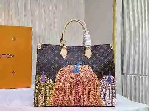 El bolso está hecho de material de lona importado, con una bolsa de regalo de entrega de alta calida