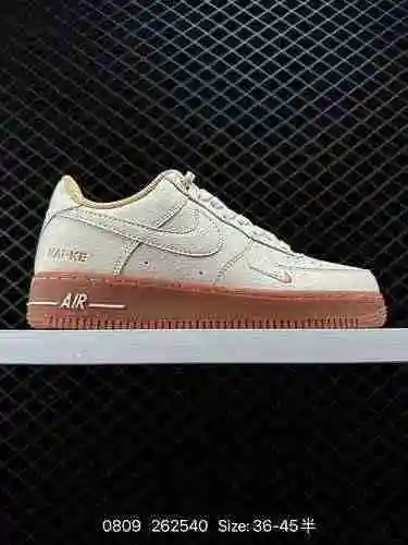 Las zapatillas Nike Air Force LV8 serie Air Force One AF están inspiradas en la lucha libre, lo que 