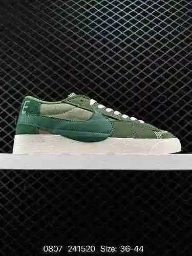 Nike Blazer Low&# x27; La pieza versátil 77 Jumbo es un zapato Blazer clásico nuevo y actualizad