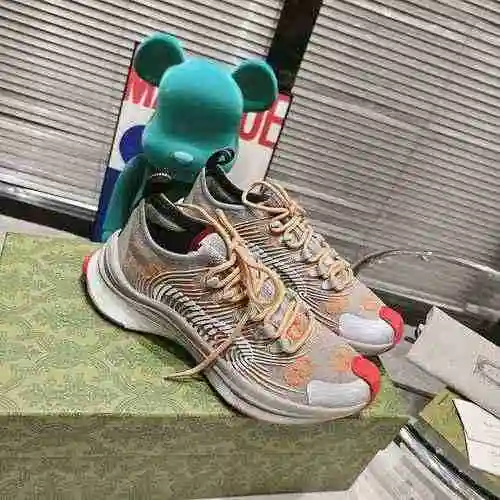 Código de pareja GUCCI: 0811D40 Talla: 35-44. (45 personalizados sin devolución ni cambio)
