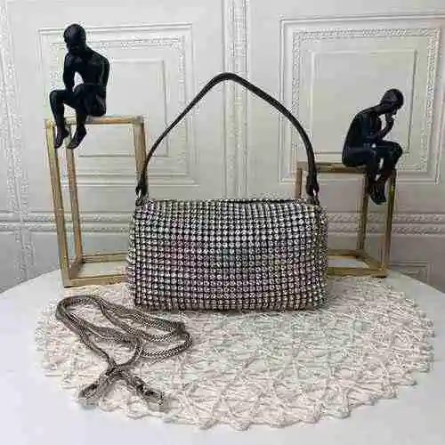 El bolso está hecho de ladrillo y piedra importados, con una bolsa de regalo de entrega de alta cali