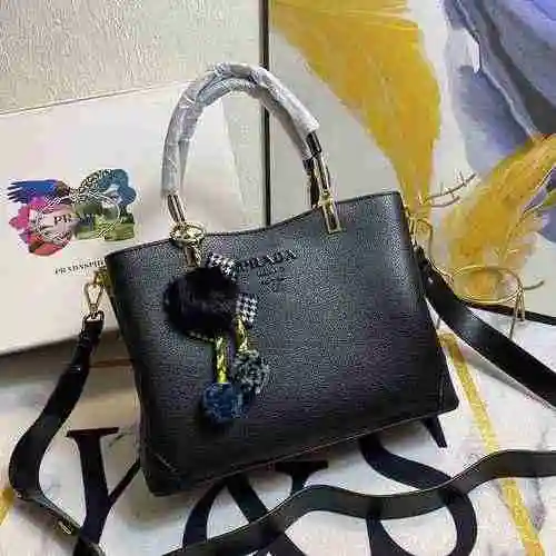El bolso está hecho de piel de vaca original importada, con una bolsa de regalo de entrega de alta c
