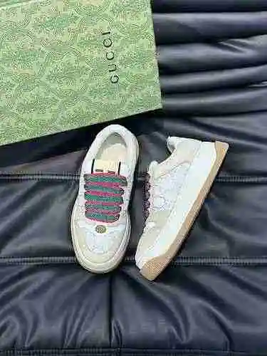 Código de pareja GUCCI: 0806B80 Talla: Mujer 35-40, Tallas de hombre 38-44