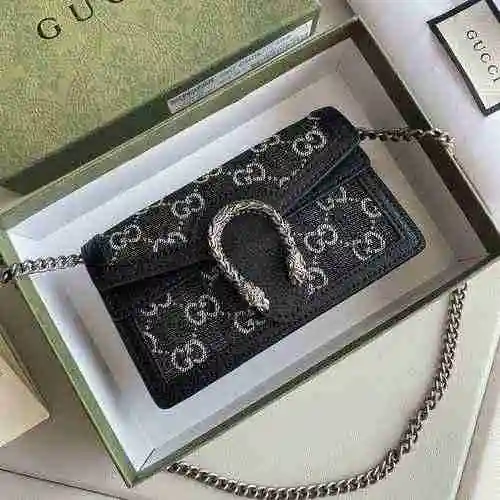 El bolso cruzado está hecho de material de lona importado, con una bolsa de regalo de entrega de alt