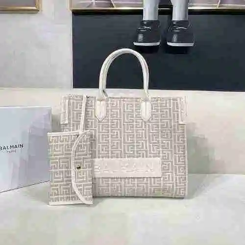 La bolsa de compras está hecha de material de lona importado, con una bolsa de regalo de entrega de 