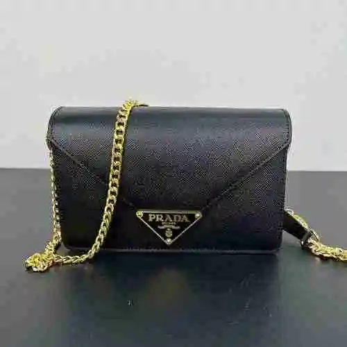 El bolso bandolera está hecho de piel de vaca original importada, con una bolsa de regalo de entrega