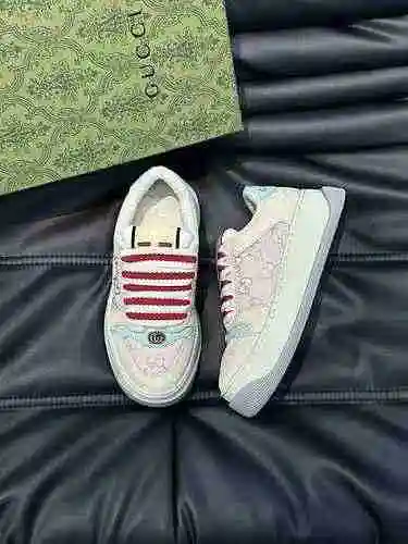 Código de pareja GUCCI: 0806B80 Talla: Mujer 35-40, Tallas de hombre 38-44