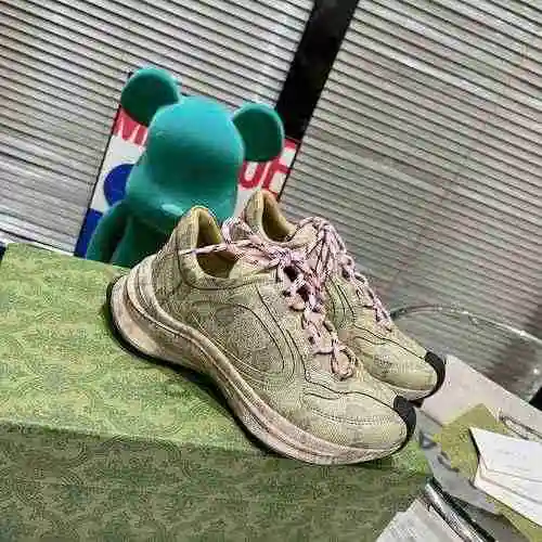 Código de pareja GUCCI: 0811D80 Talla: 35-44. (45 personalizados sin devolución ni cambio)