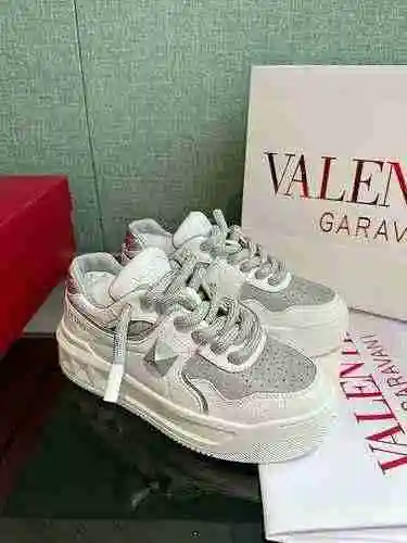 Valentino Pareja Código de estilo: 0806C80 Talla: 35-44 (45 personalizados sin devolución ni cambio)