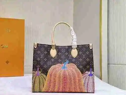 El bolso está hecho de material de lona importado, con una bolsa de regalo de entrega de alta calida