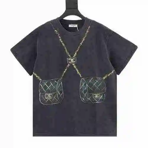 CHANEL/Camiseta de manga corta con bolso dibujado a mano Chanel