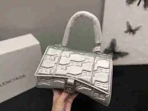 El bolso está hecho de piel de vaca original importada, con una bolsa de regalo de entrega de alta c