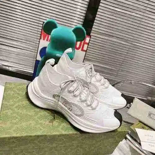 Código de pareja GUCCI: 0811D40 Talla: 35-44. (45 personalizados sin devolución ni cambio)