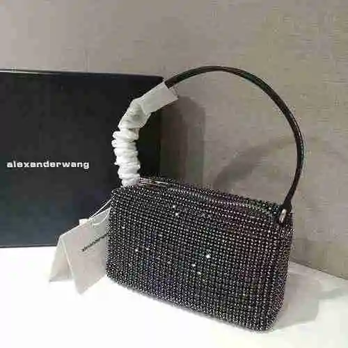 El bolso está hecho de ladrillo y piedra importados, con una bolsa de regalo de entrega de alta cali