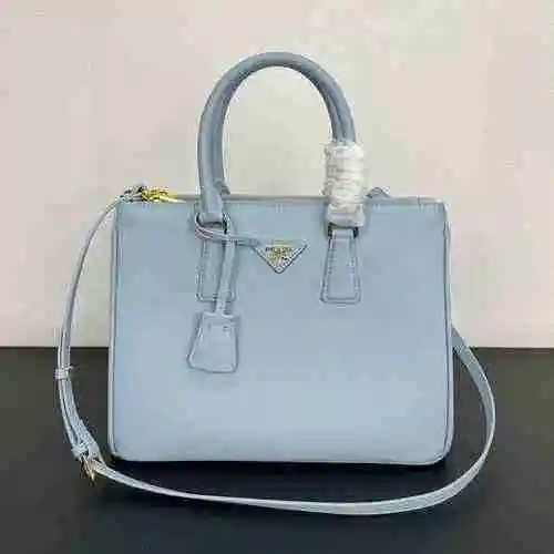 El bolso está hecho de piel de vaca original importada, con una bolsa de regalo de entrega de alta c