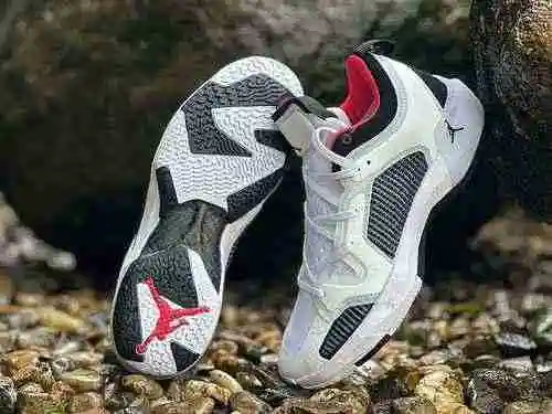 Jordan Air Jordan 37 XXXV Ⅰ Low Top Práctico zapato de baloncesto en negro, blanco y rojo DQ4123-100