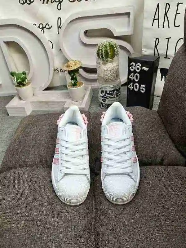,