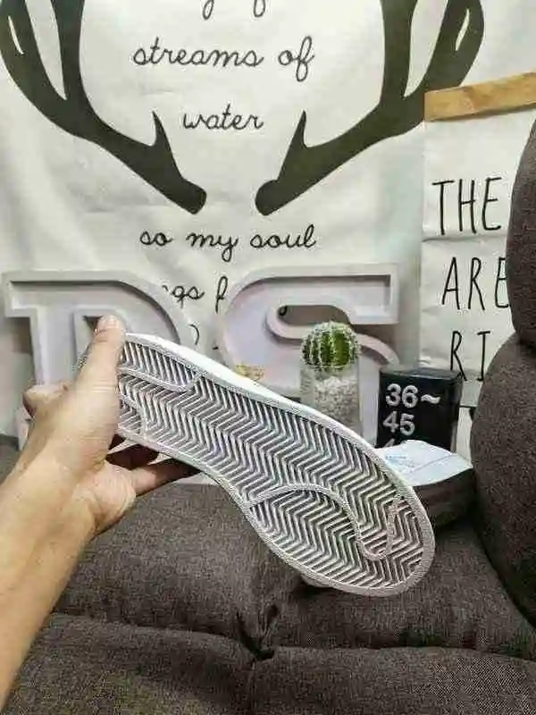 ,