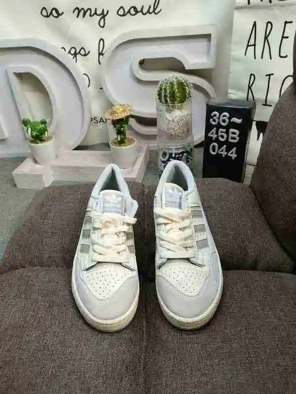 ,